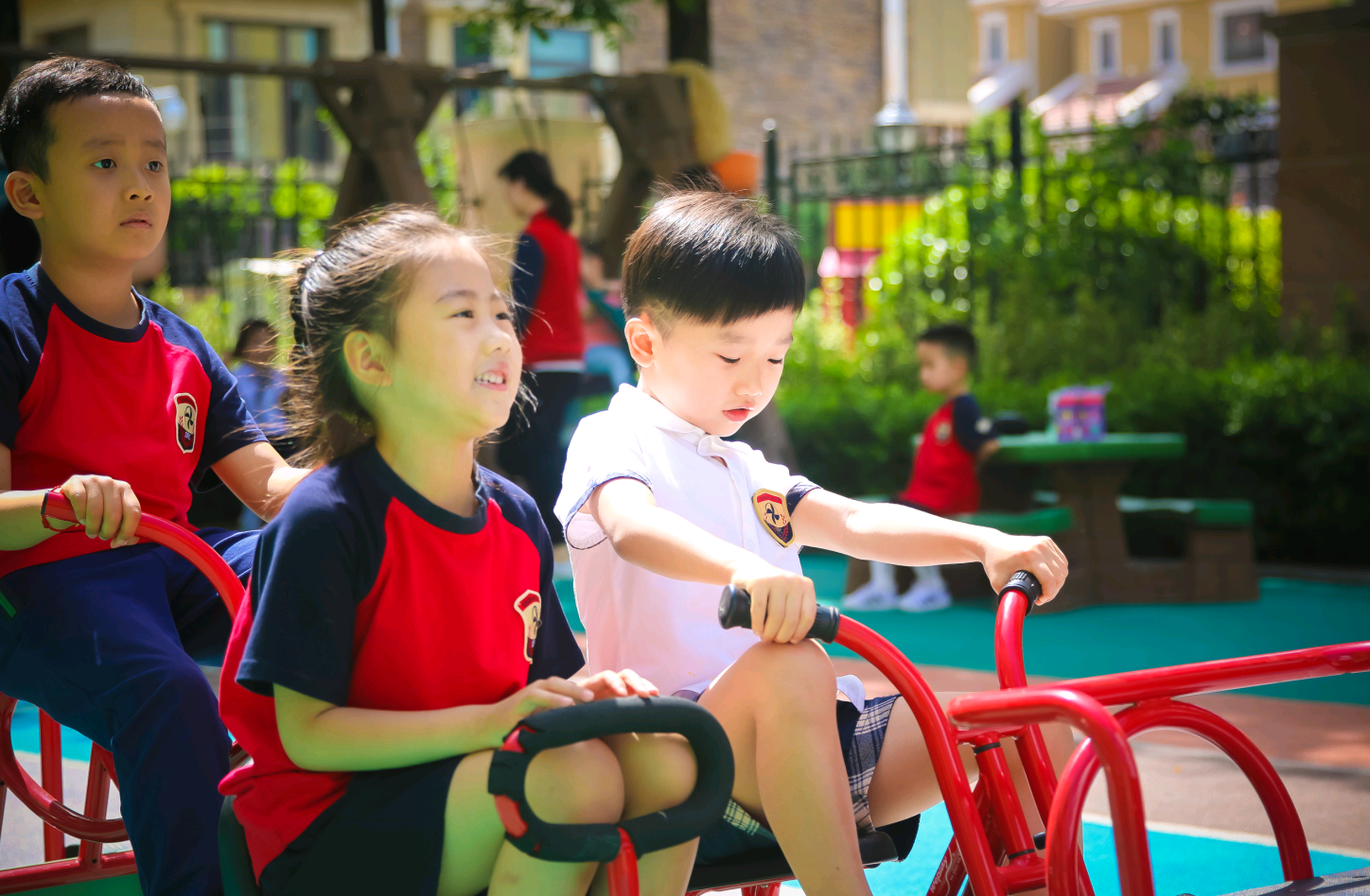 大风车幼儿园家长会PPT模板下载 - 觅知网